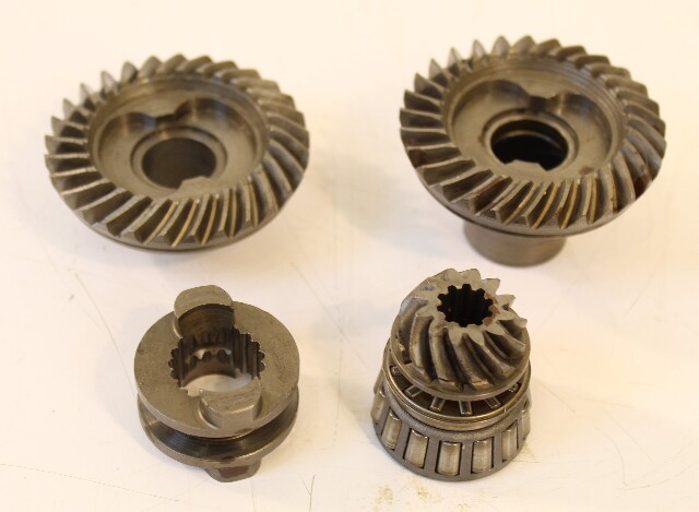 Johnson Evinrude 1974 - 1984 Forward Reverse Pinions Gear Set & Clutch 9.9 15 HP