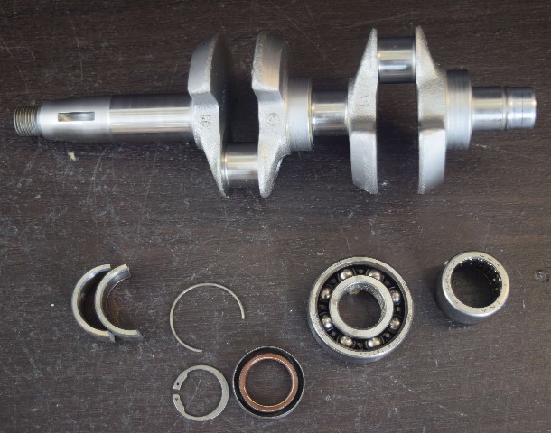 POLISHED! 1979-07 Johnson Evinrude Crankshaft w/bearings 328224 435707 9.9 15 HP