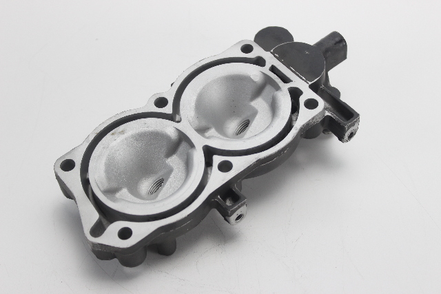 Johnson Evinrude 1993 1994 1995 1996 1997 1998 - 2005 Cylinder Head 9.9 10 15 HP