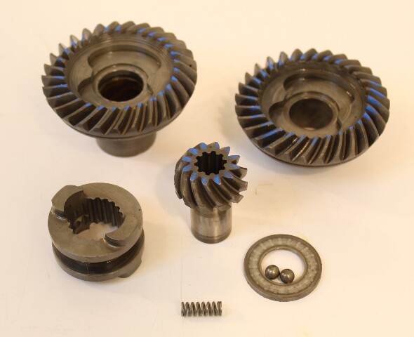 Johnson Evinrude 1974 - 1984 Forward Reverse Pinions Gear Set & Clutch 9.9 15 HP