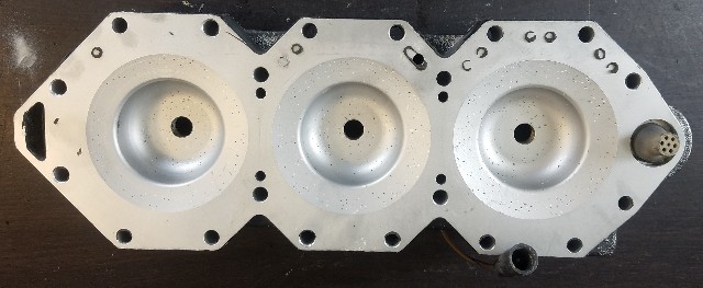 338311 Johnson Evinrude 1992-1998 Cylinder Head W/STBD Switch 175 HP ONLY V6