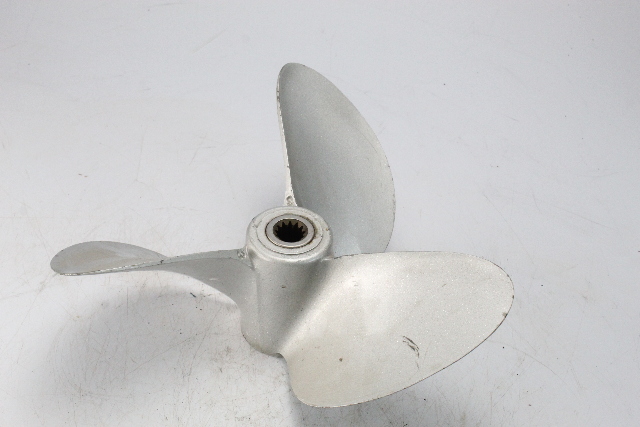 388884 Johnson Evinrude 1977-1984 RH STT 13-3/4 x 23 Propeller 70 75 85 + HP