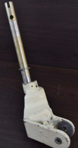 817779A1 Chrysler 1976-1979 Steering Arm Assembly 6 HP
