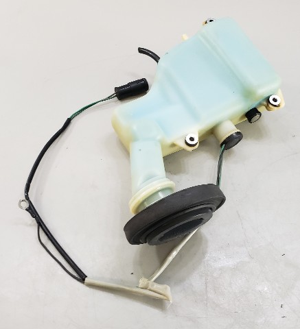 6H5-85720-12-00 6H4-21707-03-00 Yamaha 1989 Oil Tank 40 50 HP 3 Cylinder 2-Stroke