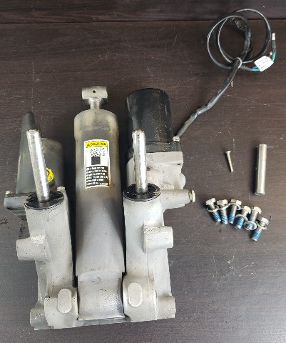 1992 & UP Mercury Power Trim 135-300 HP 2-Wires V6 & Optimax 1 YEAR WARRANTY!
