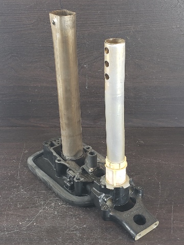 99702A7 822238A9  Mercury 1988-1990 Adapter Plate & Swivel Head 15 20 25 HP