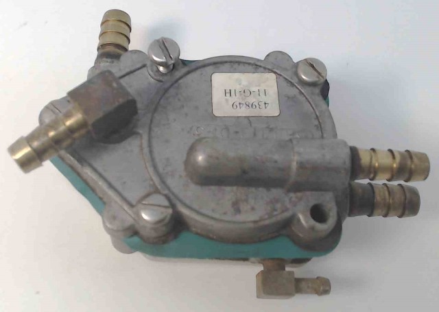 439849 438815 Johnson Evinrude 1997-1998  Fuel Lift Pump Assembly 150 175 HP V6
