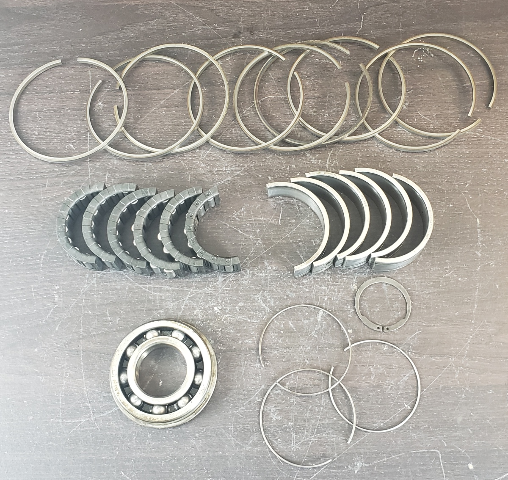 335825 319244 Johnson Evinrude 1992-10 Crankshaft Bearing Set 135 150 175 200 HP