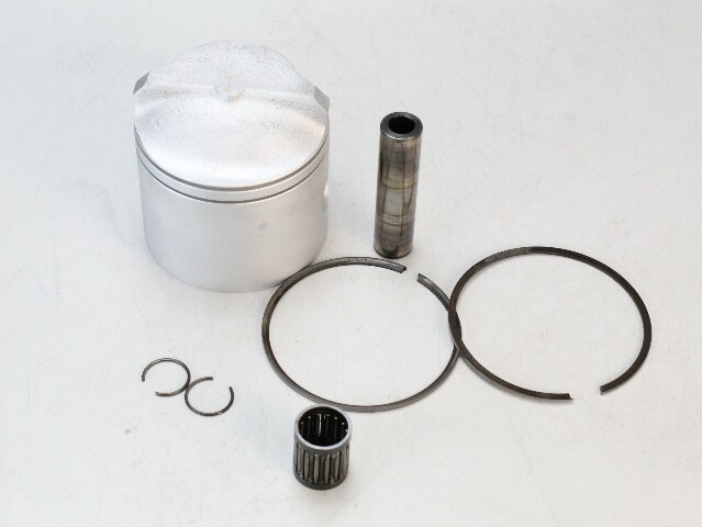 388671 C# 322969 Johnson Evinrude 1974-1998 Standard 2-Ring Piston 50 65 80 + HP