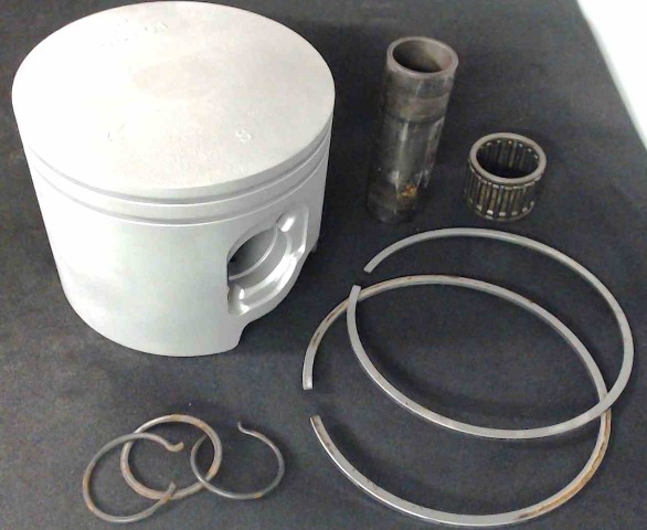 68F-11631-01-85 C# 68F01 Yamaha 2001-15 Piston 2-Ring STBD Std 150 175 + HP