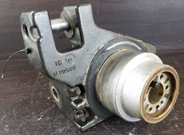 819945A1 C# 695607-1 Force 1989-1990 L-Drive Steering Yoke 85 90 120 125 HP