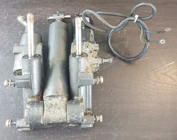1984-1993 Mercury 3-Wire Curved Spout Power Trim & Tilt 35-200 HP 1 YEAR WTY!