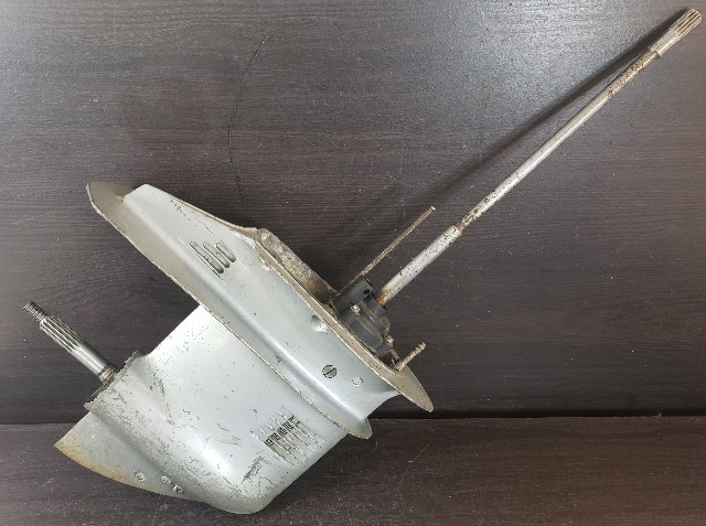 1976-1979 Johnson Evinrude 1 piece 15" Lower Unit 35 HP ONLY FOR PARTS OR REPAIR