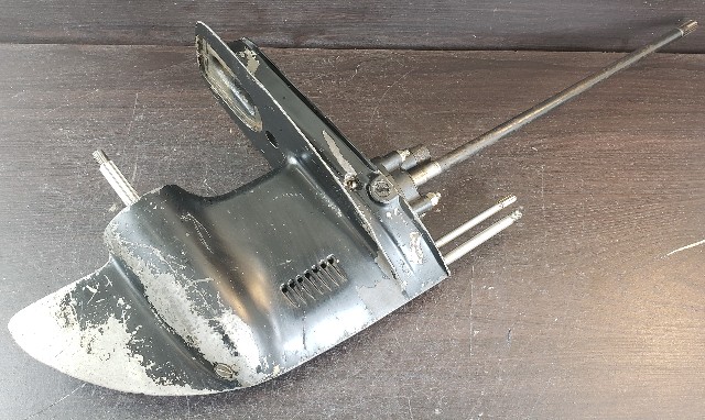 Mercury 1970-1977 20" Lower Unit 20 HP 2 cyl FOR PARTS OR REPAIR!