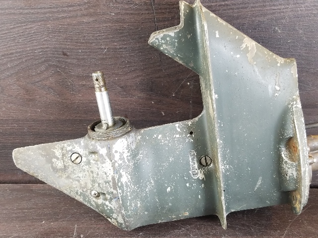 Johnson Evinrude 1968-1976 Splitcase Lower Unit 18 20 25 HP FOR PARTS OR REPAIR!