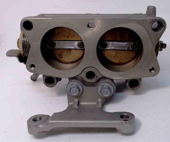 68V-13752-01-00 Yamaha 2001 & UP Bottom Throttle Body 2 115 HP 4 stroke Inline 4