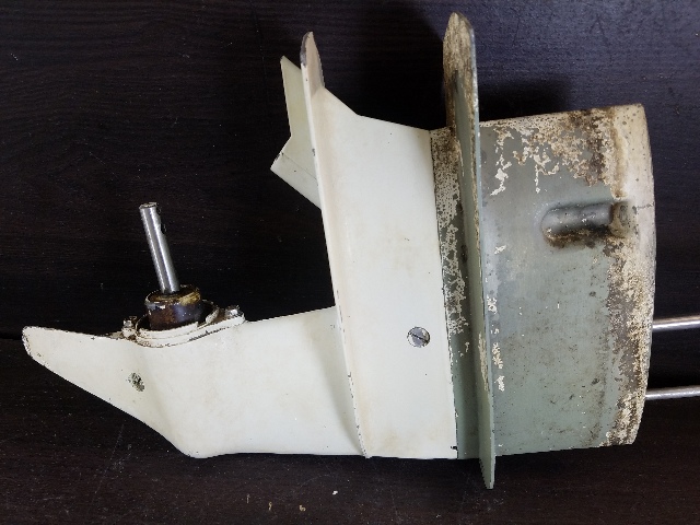 435108 Johnson Evinrude 1992-1996 20" Lower Unit 6 8 HP FOR PARTS/REPAIR!