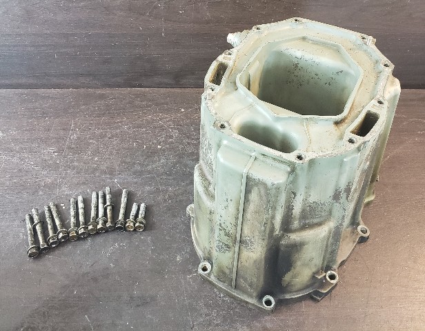 69J-15311-00-CA Yamaha 2006 & Later Oil Pan 200 225 250 HP 4-Stroke V6