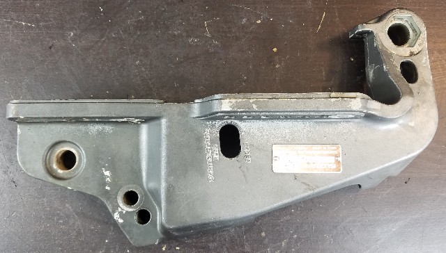41111-95E03-0ED Suzuki 1988-01 STBD Transom Clamp Bracket 55 65 75 85 115 140 HP
