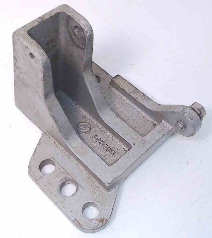 123735 0123735 Johnson Evinrude 1980-93 Lower Support Bracket 20 25 28 30 35 HP