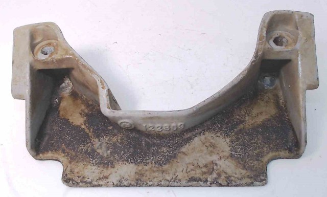 122809 Johnson Evinrude 1975-1989 Lower Support Bracket 35 40 45 50 55 60 HP