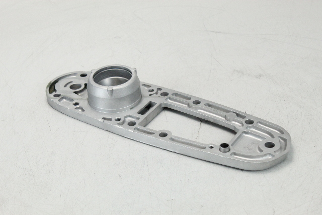 56130-95212-0ED Suzuki 1977-1987 Driveshaft Bearing Housing DT 50 55 60 65 HP