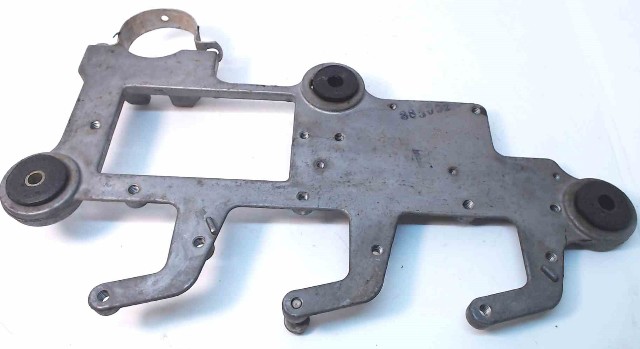 317193 0317193 Johnson Evinrude 1972 Mounting Bracket 65 HP 3 Cylinder