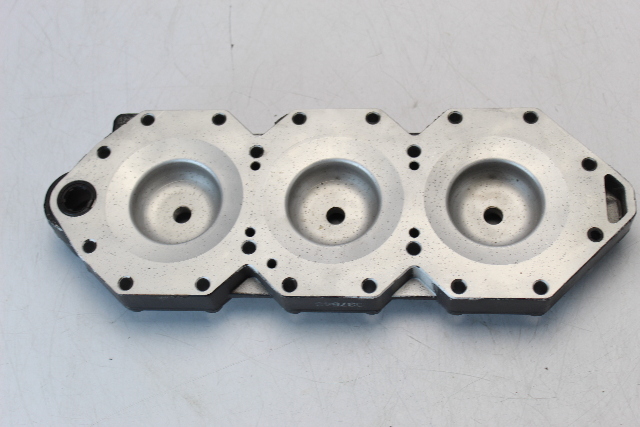 337548 335195 Johnson Evinrude 1991-1998 Cylinder Head 150 175 HP V6 REFURBISHED