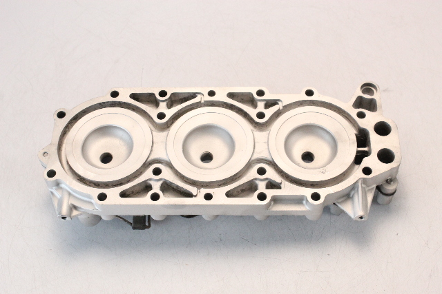 319355 0319355 Johnson Evinrude 1974-1978  Cylinder Head 70 75 HP