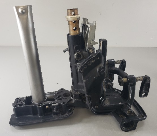822237A3 822238A9 Mercury 1999-2006 Swivel Bracket Assembly 15 20 25 HP 2 Cylinder