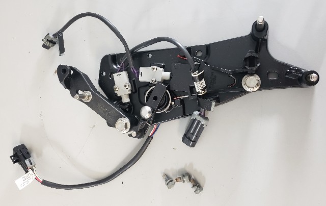 8M0097162 865433A02 808009T10 Mercury 2014 Complete Shift Bracket 4.5 L