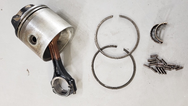 818052A6 819690A1 Force 1989-1995 Piston & Connecting Rod 70 90 120 150 HP