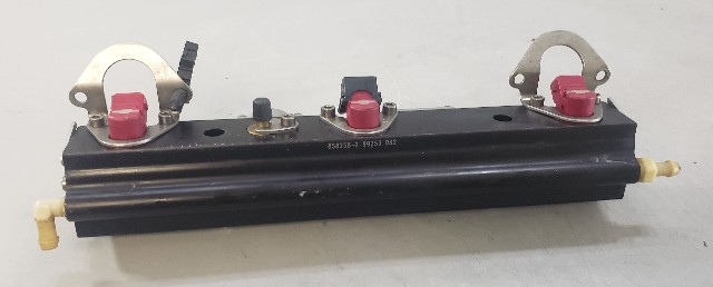 858258A1 804528 Mercury 2000 Port Fuel Rail & Injectors 200 225 HP V6