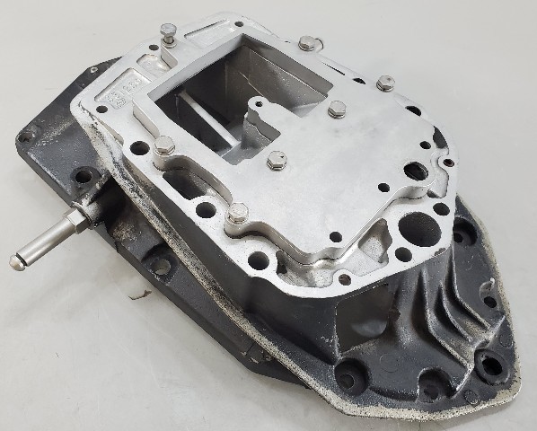 331230 Johnson Evinrude 1986 Exhaust Housing Adapter Plate 200 225 HP V6