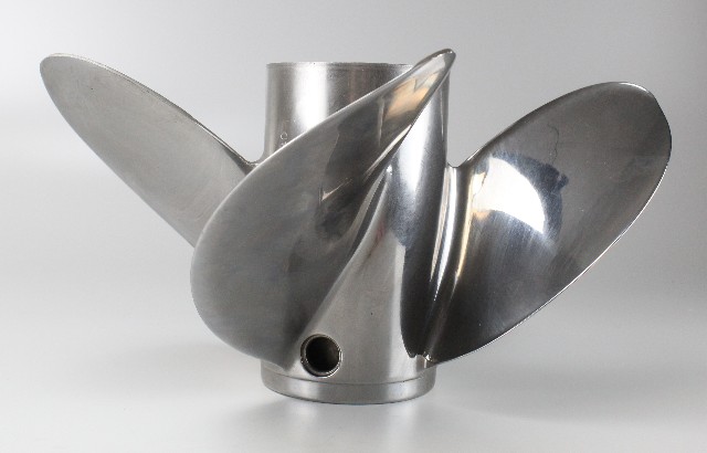 825948A47 Mercury Trophy Plus RH 13-3/4 X 28 Propeller 40-300 HP NEW TAKE OFF!