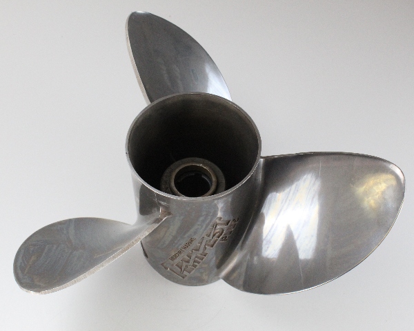 825868A47 Mercury Tempest Plus RH 14-5/8 X 27 Propeller 90 115 135 150 + HP