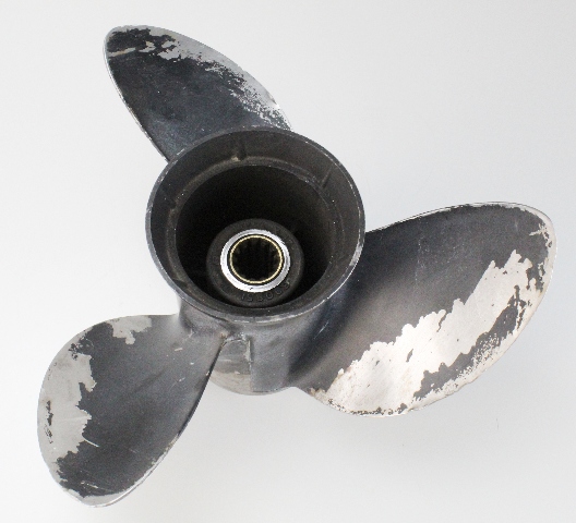 390851 Johnson Evinrude 1975-05 SST RH 11-3/4 x 17 Propeller 40 48 50 55 60 + HP