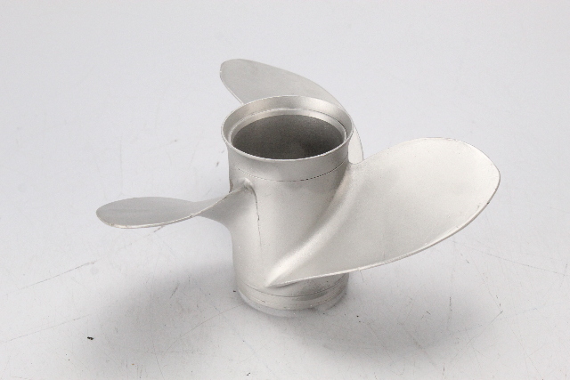 48-86962A4 Mercury 1963-1981 10 x 9 RH Propeller 3 Blade 20 HP 6 MONTH HUB WTY