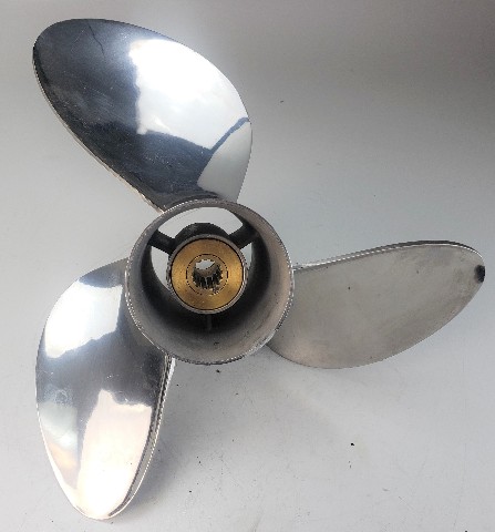 990C0-00800-245 Suzuki 1986 & UP SST RH 16 x 24-1/2 Propeller 150 175 200 225+HP