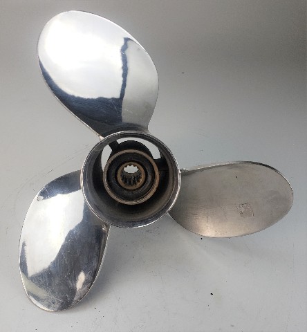 99105-00700-24P Suzuki 2001 & UP SST RH 14 x 24 Propeller 50 60 90 100 115 HP