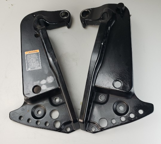 8M0142800 8M0142801 Mercury 2006 & UP Transom Brackets 135 150 175 200 225 + HP