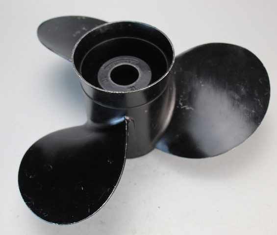 78114A45 Mercury Black Max 1977 & UP ALUM RH 16 x 13 Propeller 90-300 HP