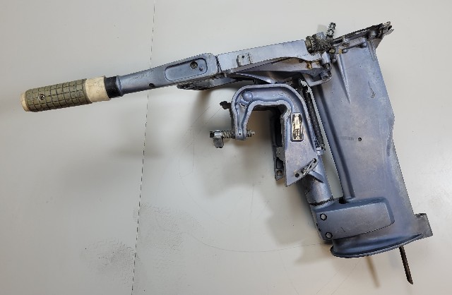 385689 317664 Johnson Evinrude 1976 Full Mid W/ Tiller Arm 1976 25 HP ONLY