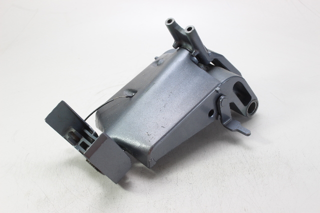 697-43311-01-EK Yamaha 1987 Swivel Bracket & Arm 50 HP 15" FRESHWATER CONDITION
