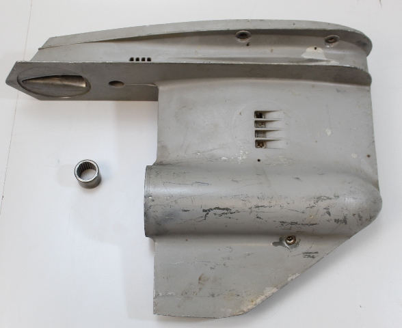 384581 C# 315980 Johnson Evinrude 1969-72 Empty Gearcase Housing 85 100 115 + HP