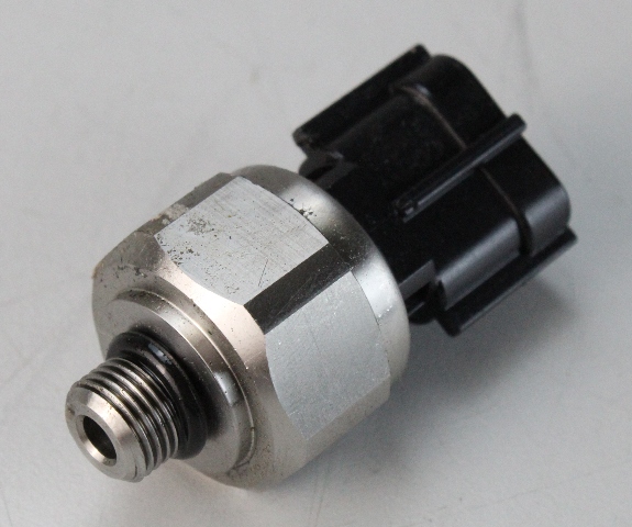 69J-83651-00-00 Yamaha 2002 & UP Oil Pressure Sensor 150 200 225 250 HP 4 stroke