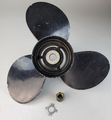 QA2004X Quicksilver Black Diamond 1976 & UP ALUM RH 16 X 13 Propeller 90-350 HP