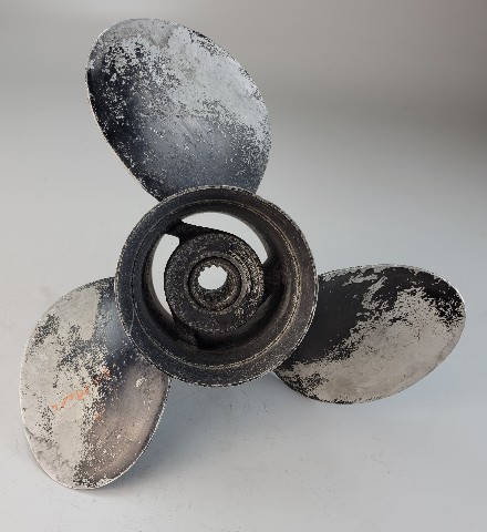 78122A4 Mercury Black Max ALUM RH 13-3/4 x 21 Propeller 90 115 135 150 175+ HP