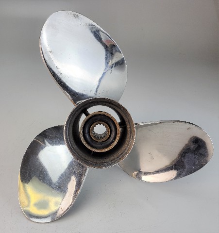 99105-00700-16P Suzuki 2001 & UP SST RH 14 x 16 Propeller 50 60 70 80 90 100+ HP
