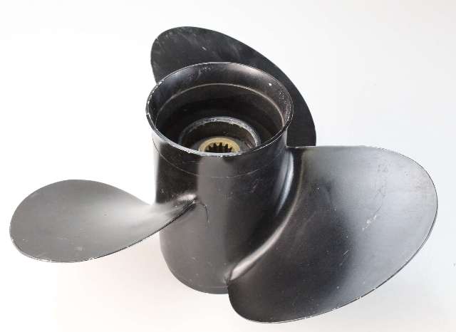 58100-99E00-019 Suzuki 1979-09 ALUM RH 13-3/4 x 13 Propeller 60 70 75 85 90+ HP